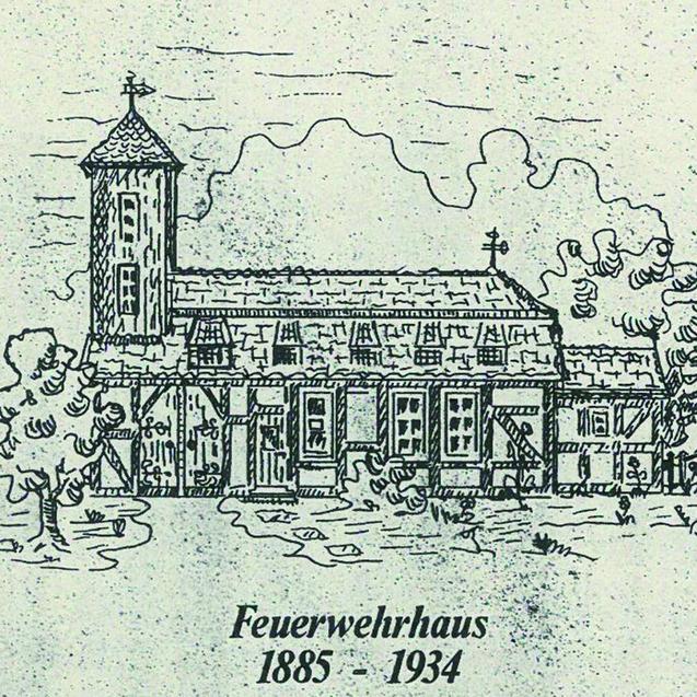 Skizze eines Feuerwehrhauses mit begleitenden Bäumen, datiert 1885 bis 1934.