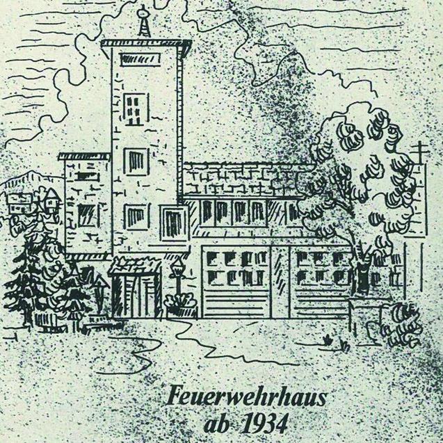 Skizze eines Feuerwehrhauses mit Turm und Bäumen, beschriftet „Feuerwehrhaus ab 1934“.